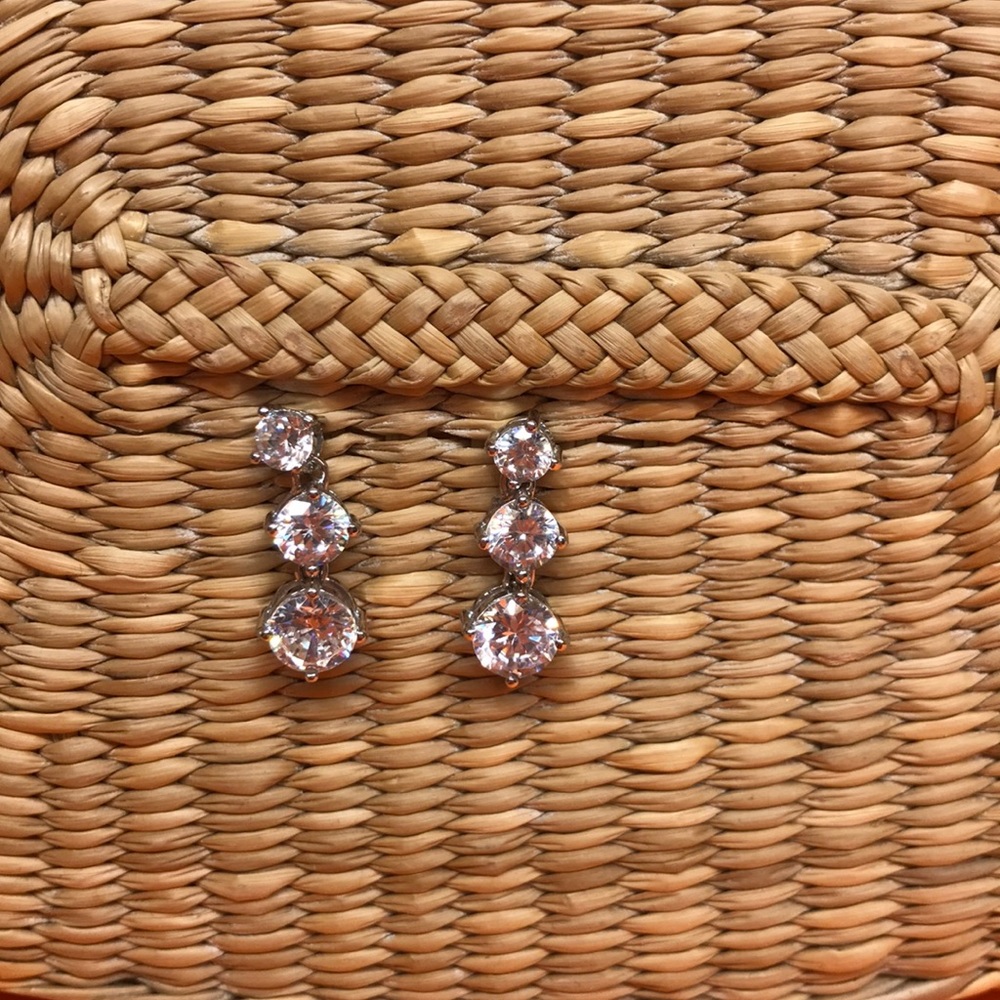 high quality cubic zirconia stud earrings